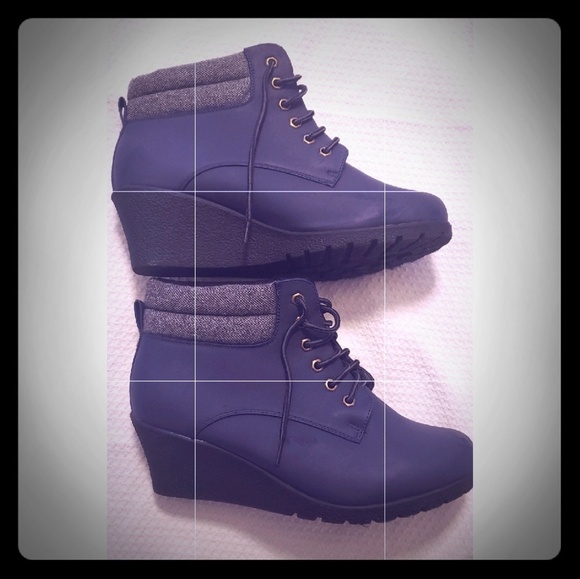 Ankle Boots - Picture 1 of 5